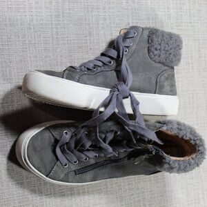 UGG Ollie Size 8.5 Lace Up High Top Suede Leather Sneakers